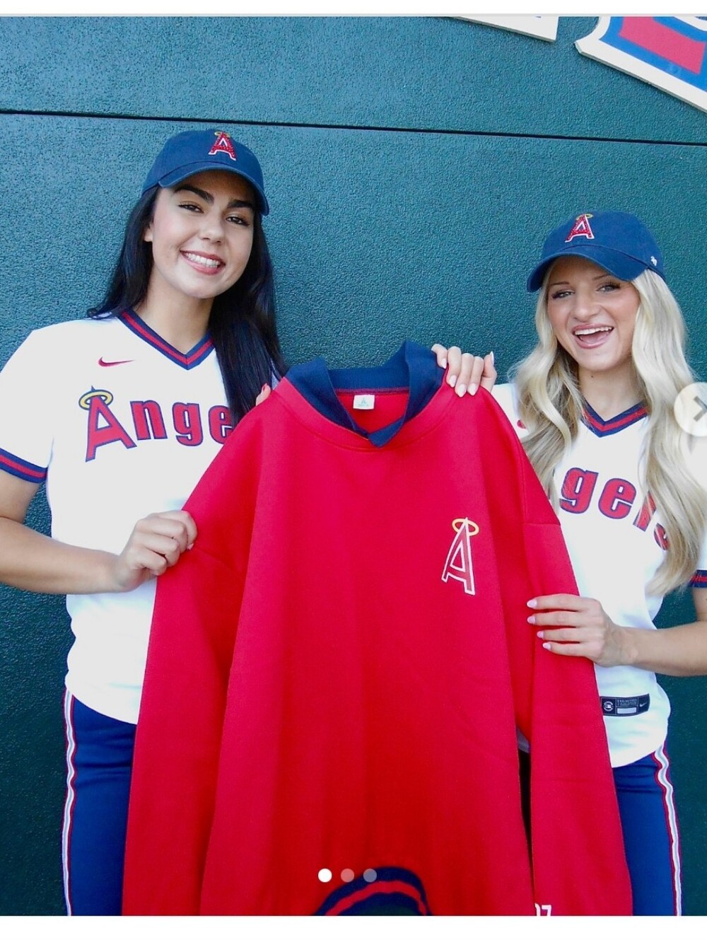 NEW 2026 Los Angeles Angels Throwback Collared Crewneck Sweatshirt SGA SIZE XL